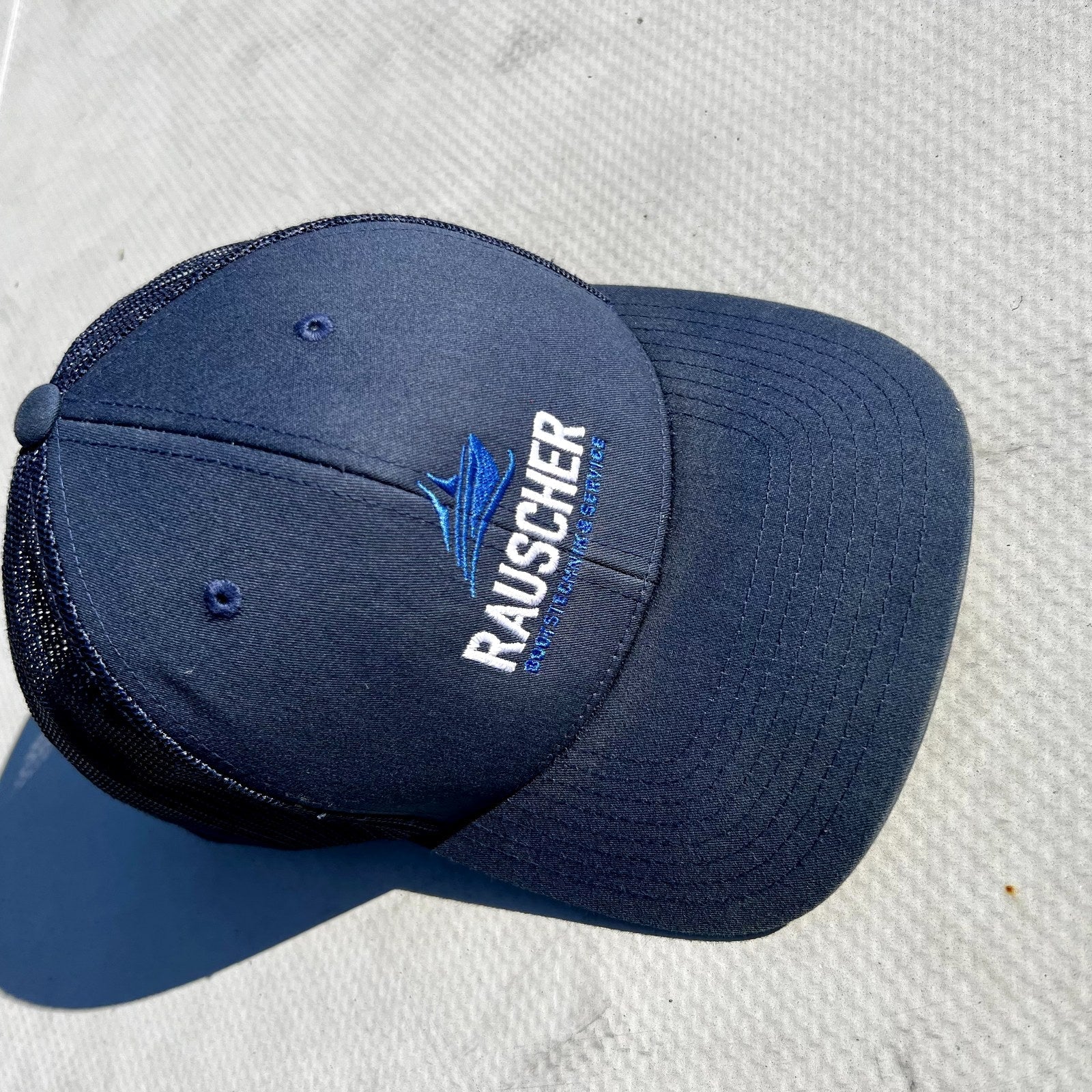 Rauscher Boot Trucker Cap von oben, Netzrücken und gebogener Schirm